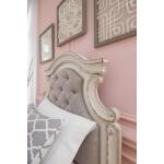 Realyn King Upholstered Panel Bed - Image 4